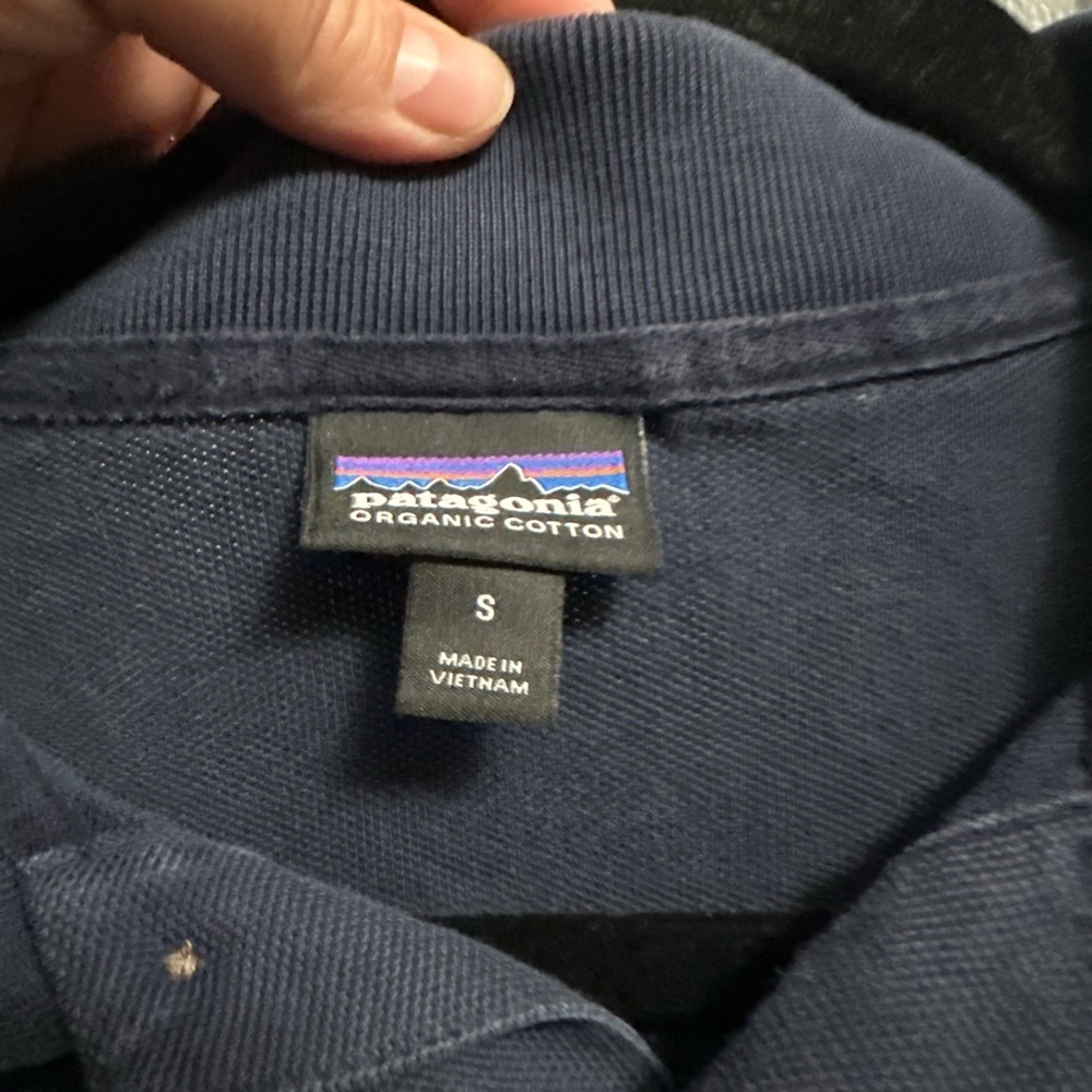 Patagonia M’s Fits Roy Emblem Navy Polo Shirt - Picture 4 of 4